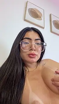 Mia_222 stripchat live cam model