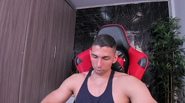 Erik_castle stripchat live cam model
