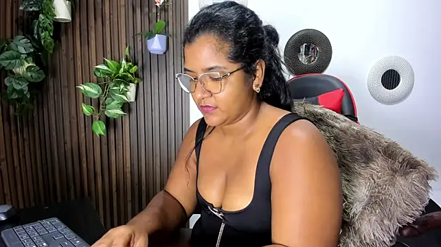 Slutty_Vicky stripchat live cam model