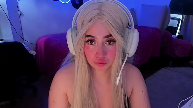 LilyMoon2 stripchat live cam model