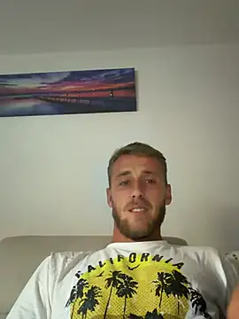 tlvck75 stripchat live cam model