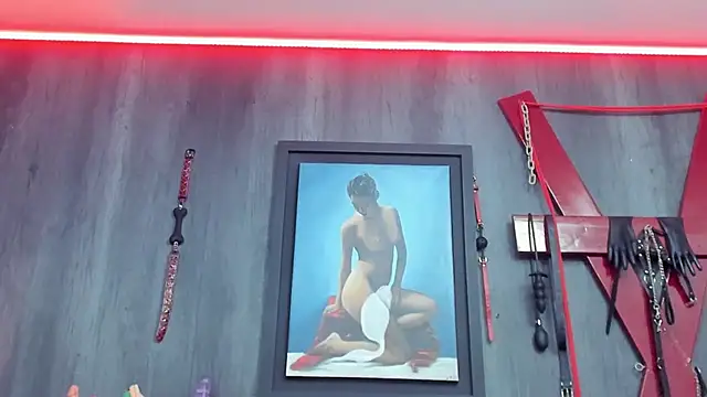 Liittledolly stripchat live cam model