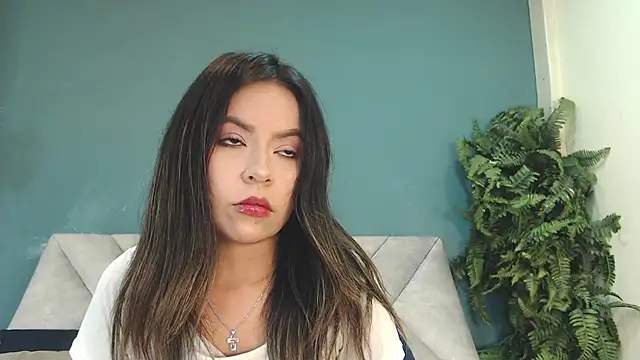 EmmaBellini stripchat live cam model