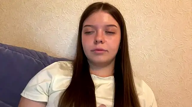 IvyWild stripchat live cam model
