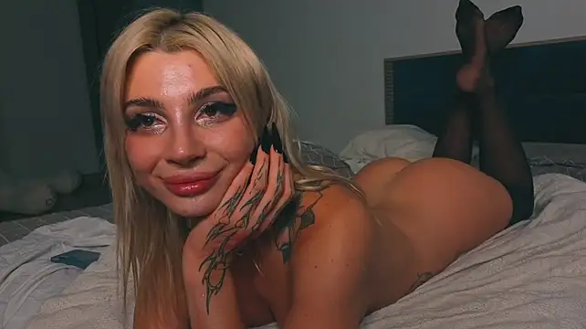 Ashley-Urban stripchat live cam model