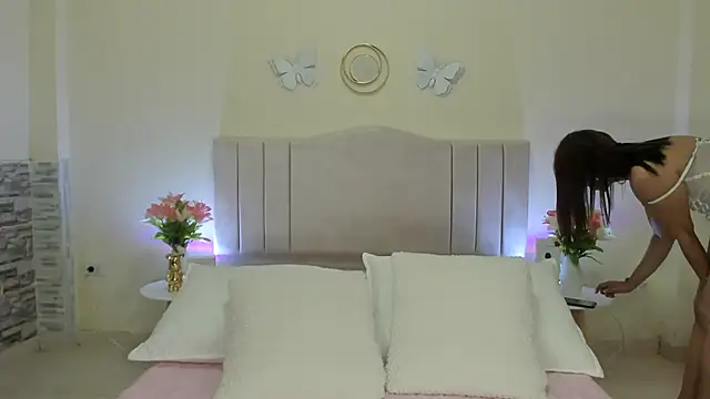 Valeria_Cruz83 stripchat live cam model
