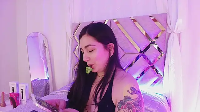 KathiaJenner stripchat live cam model