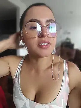 Luna_Rose1 stripchat live cam model