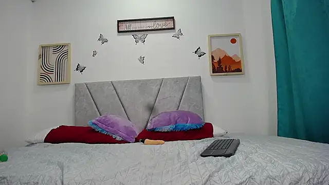 CamiiFoxx stripchat live cam model