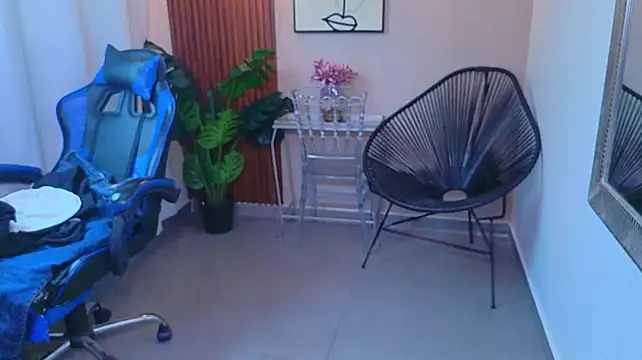 Kenya--Buhle stripchat live cam model