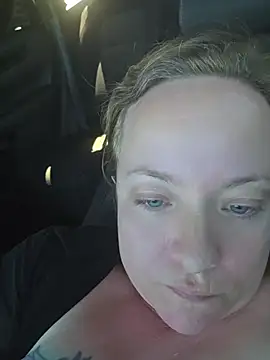 julimonroe stripchat live cam model