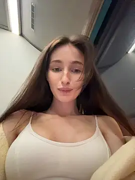 -missbehaving- stripchat live cam model