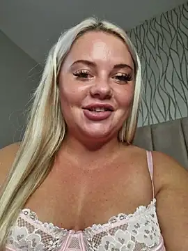 Lucy_Love_x stripchat live cam model