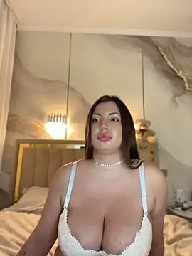 Miss-Tiffaa stripchat live cam model