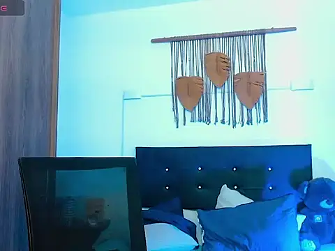 Black_adams_ stripchat live cam model