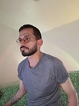 LuckyMarks stripchat live cam model