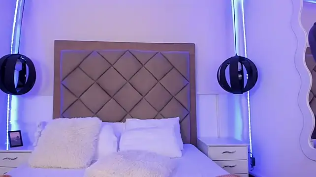 lisy_line stripchat live cam model