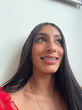lya__brown stripchat live cam model