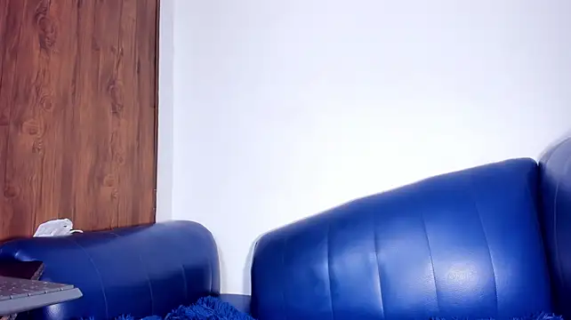 littlecum18 stripchat live cam model