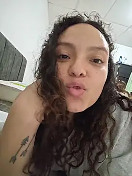 ValeriaVance stripchat live cam model