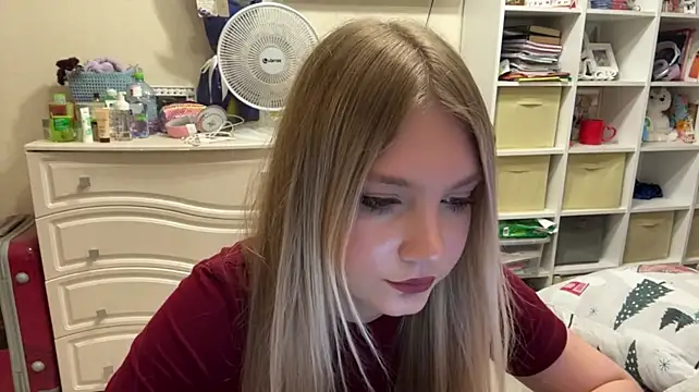 MayaStarlight stripchat live cam model
