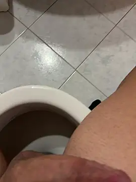Carlo16f stripchat live cam model