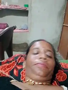 Hotranijatav56 stripchat live cam model