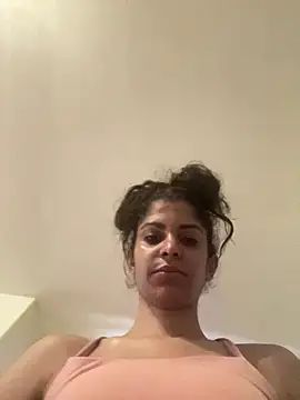 karlatiburcio stripchat live cam model