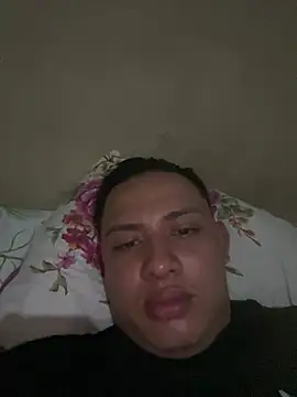 delmeroyuela stripchat live cam model
