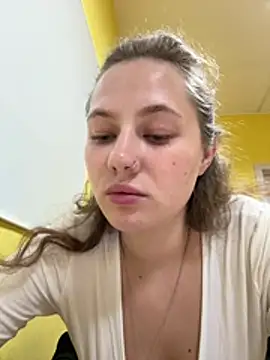 AsynaYuuki stripchat live cam model