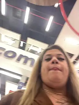 kahreal stripchat live cam model