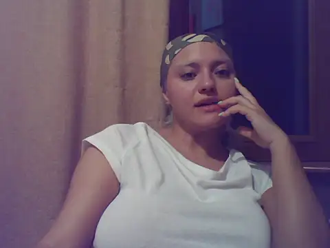 _Mathilda_ stripchat live cam model