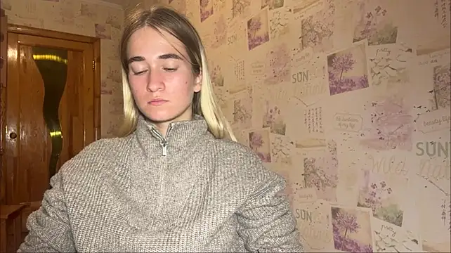 QuyenFarron stripchat live cam model