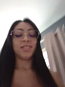mayahyugaoficial stripchat live cam model