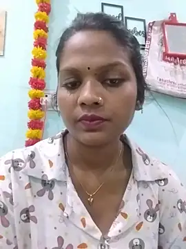 Sexy-risu stripchat live cam model