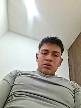Santiagomg_ stripchat live cam model