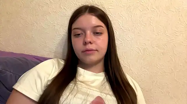 IvyWild stripchat live cam model