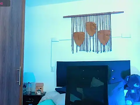 Black_adams_ stripchat live cam model
