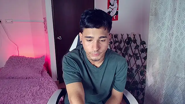 tyler_hunt stripchat live cam model
