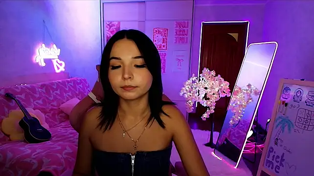 ariela_futr_066 stripchat live cam model