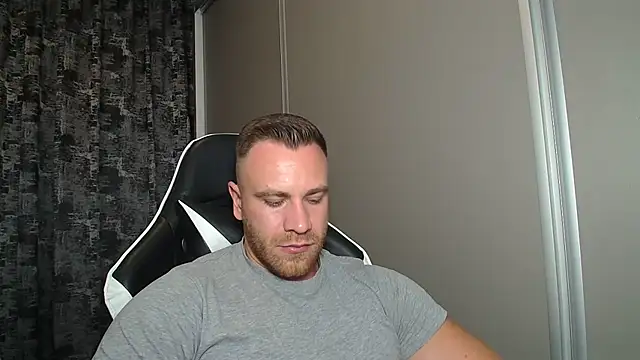 Thori92 stripchat live cam model