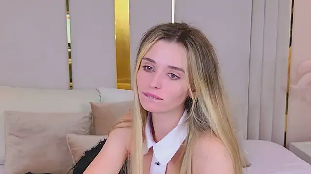 MarybethSnow stripchat live cam model