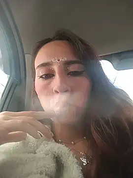 LunyLux stripchat live cam model