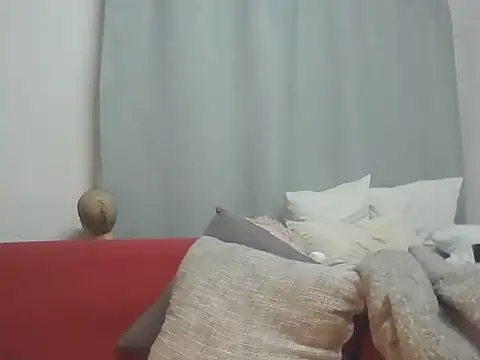 Sexxybella27 stripchat live cam model