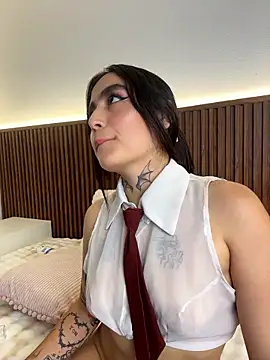 elodie_walker stripchat live cam model