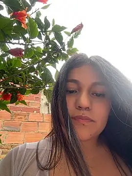 Emily_Gomezz stripchat live cam model