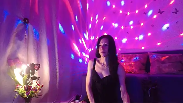 ElysaSun stripchat live cam model