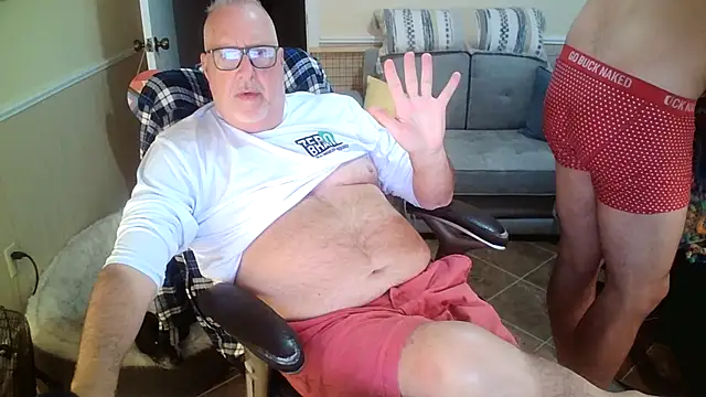 superbearboss stripchat live cam model