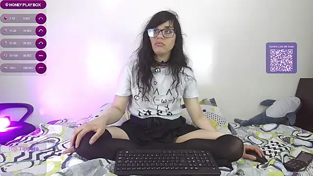 lucymontealegreuwu stripchat live cam model