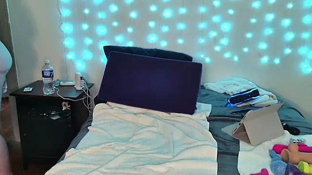 luvely_gurl stripchat live cam model